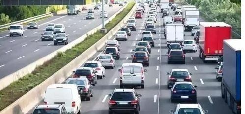汽车高速噪音多少正常